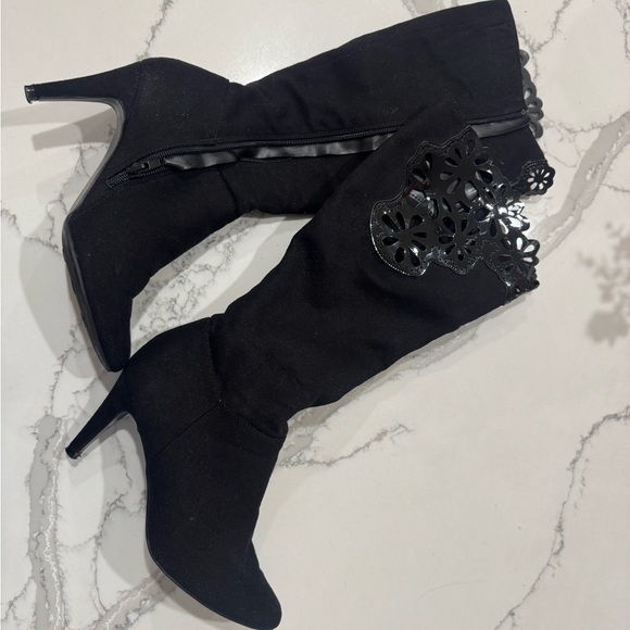 Elegant Black Women's Boots - Picture 1 of 6
